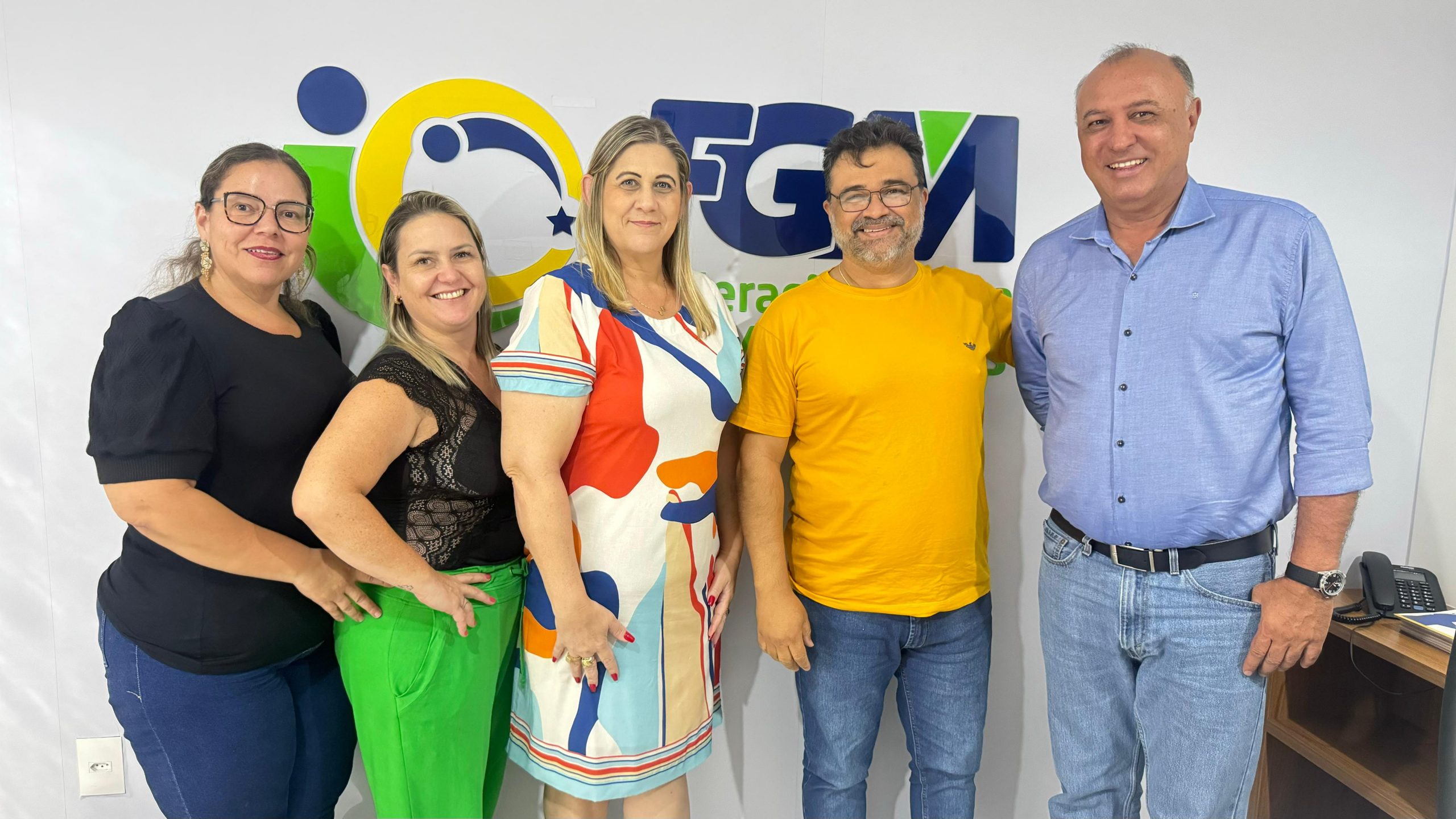 Prefeito de Acreúna visita sede da Federação Goiana de Municípios