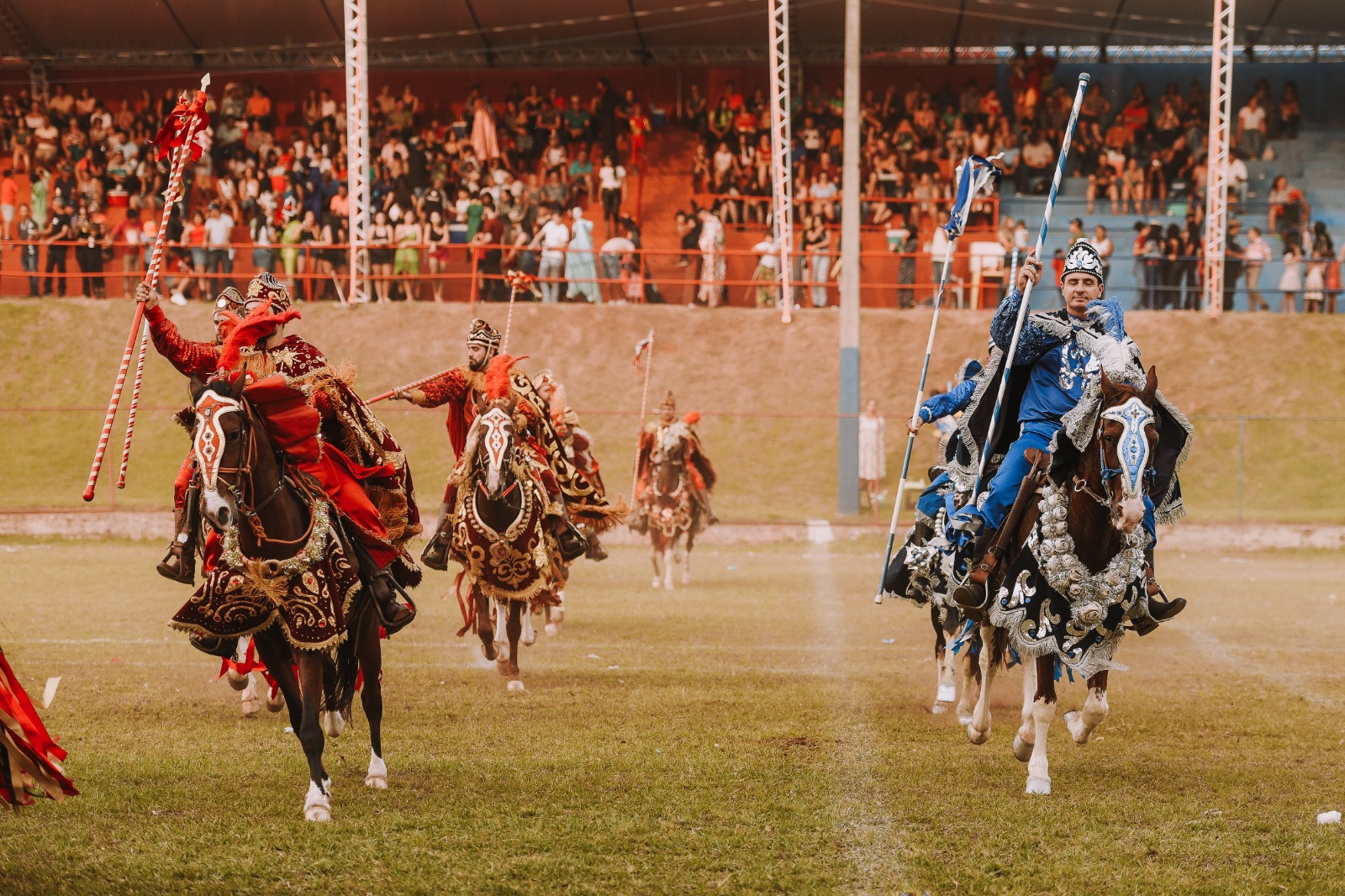 Governo de Goiás divulga programação oficial do Circuito das Cavalhadas 2025